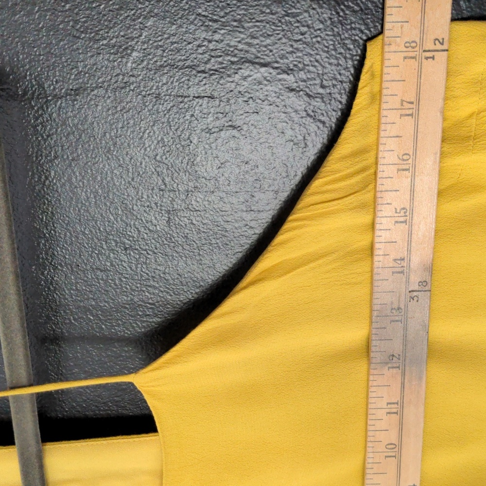 Yellow Top - Picture 4 of 7